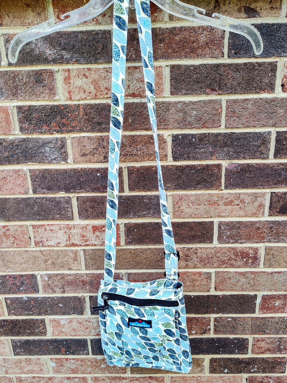 Kavu Crossbody Messenger Bag in Blue, Teal & Navy Leaf Print